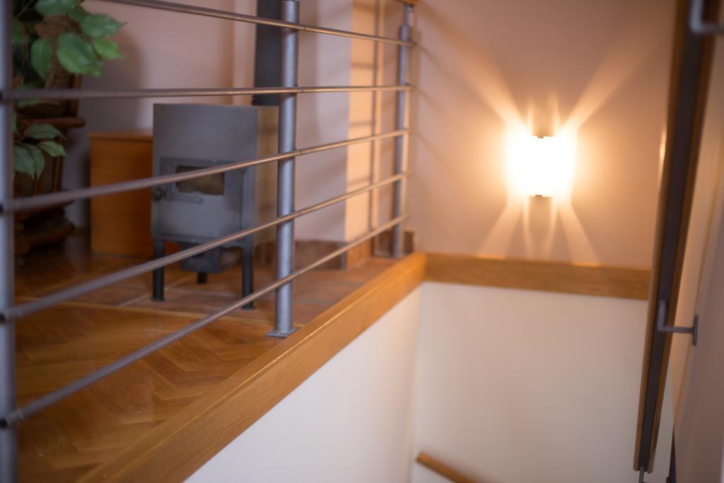 Apartment Oreskovic Оточац Екстер'єр фото